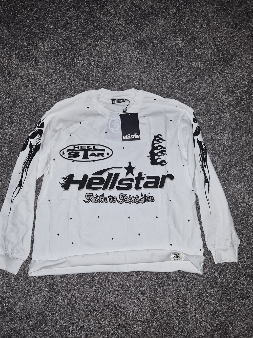 Hellstar Women's White Graphic Long-Sleeve Top